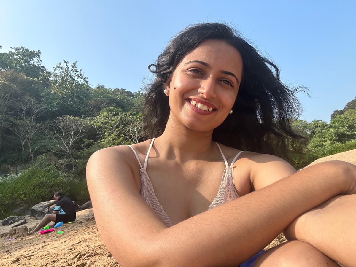 girl with the prettiest eyes and smile